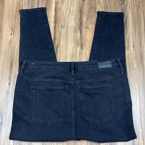 Madewell 10” High-Rise Skinny Jeans in Starkey Wash, Size 35 - Picture 3 of 17